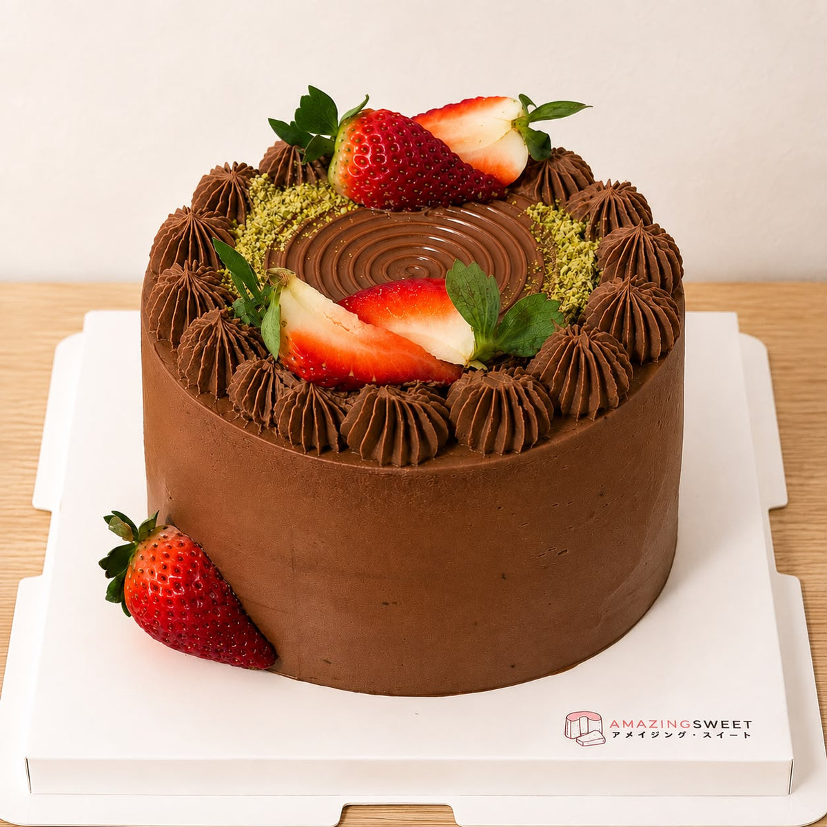 Classic Strawberry Chocolate Cake